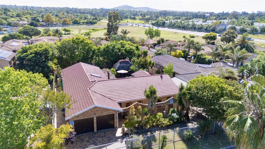 4 Bedroom Property for Sale in Sonstraal Heights Western Cape